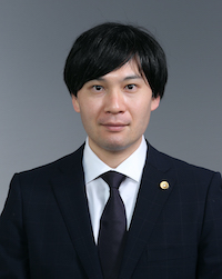 弁護士 三宅 遼太郎